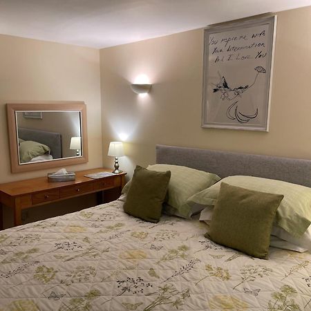 Ground Floor Garden Cottage, Near Stonehenge Shrewton Екстер'єр фото