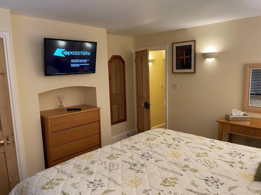 Ground Floor Garden Cottage, Near Stonehenge Shrewton Екстер'єр фото