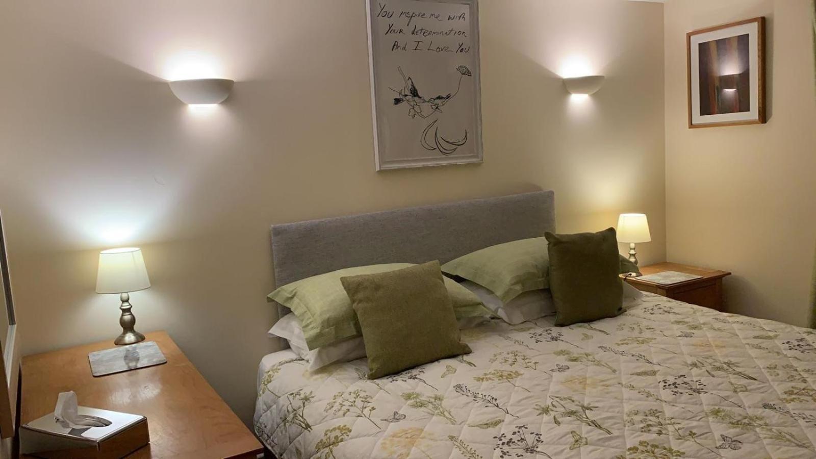 Ground Floor Garden Cottage, Near Stonehenge Shrewton Екстер'єр фото