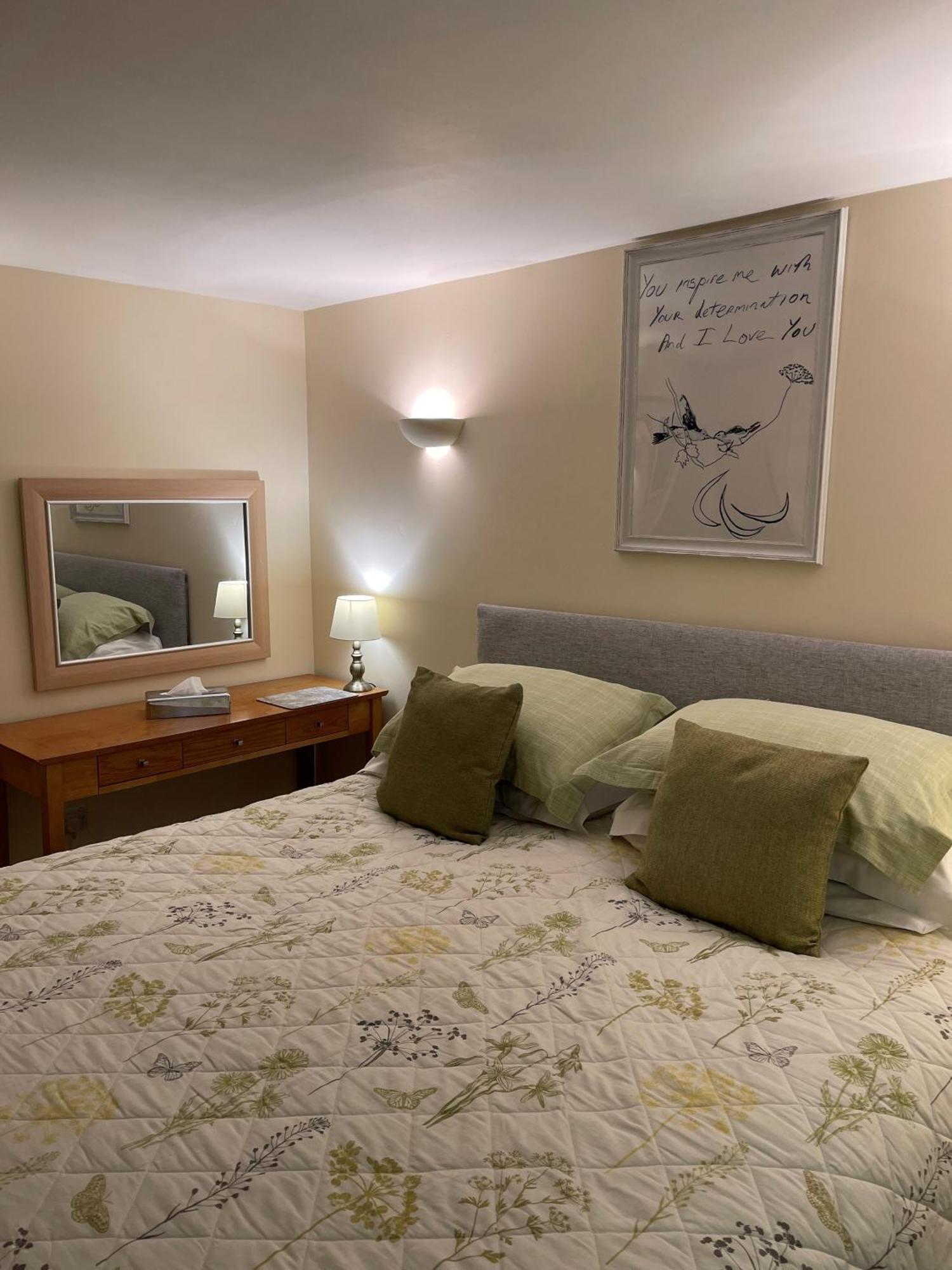 Ground Floor Garden Cottage, Near Stonehenge Shrewton Екстер'єр фото